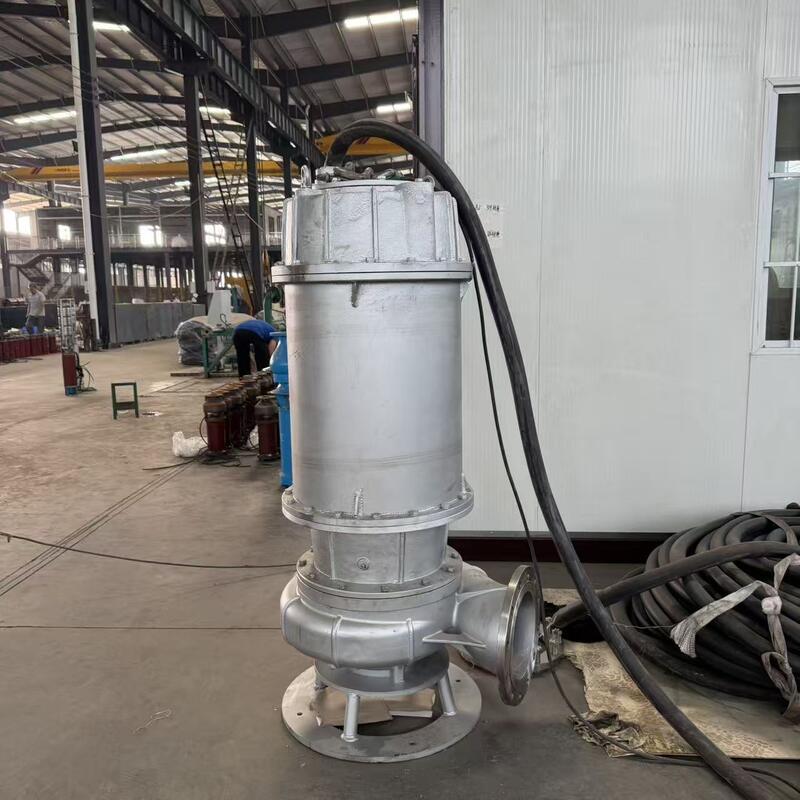 Pompa sommergibile per acque cariche in acciaio inox con portata di 80 m³/h e prevalenza di 10 m per il drenaggio delle acque reflue