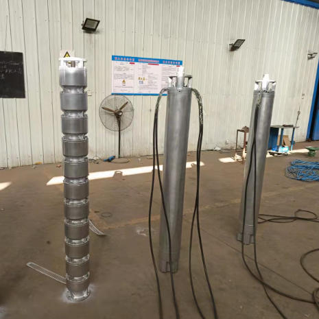 Pompa sommersa in acciaio inossidabile da 140 kW con prevalenza di 220 m e portata di 136 m³/h per applicazioni in pozzi profondi